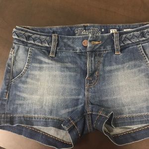 Miss me mid rise shorts 27